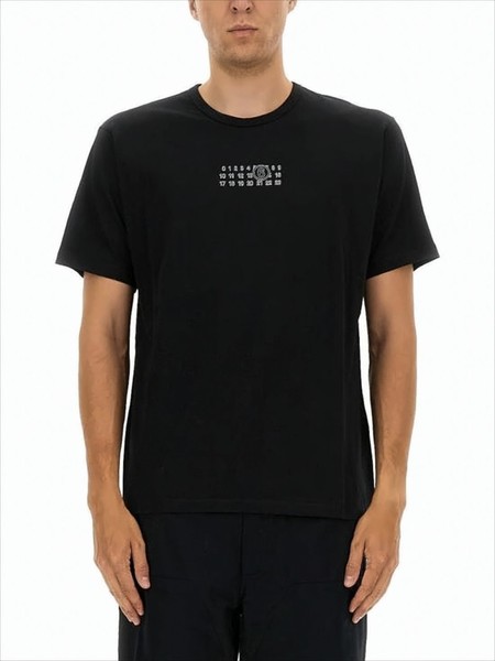 MM6 Maison Margiela Mystery Man Tシャツ MM6 by Maison Margiela Mystery Man Tee | Garmentory