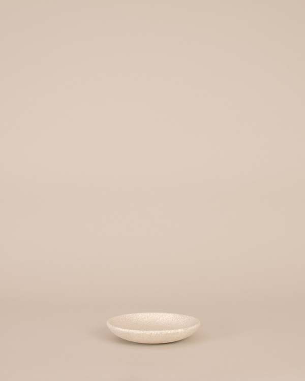 Mushimegane Books White Crazing Small Plate