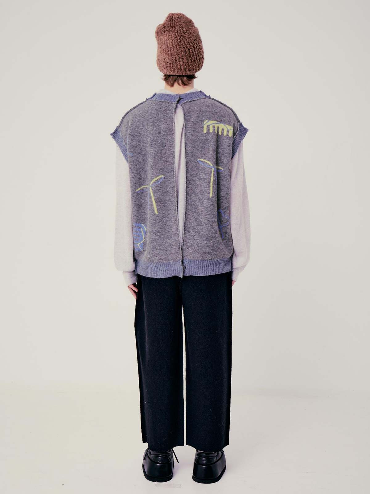 Rus Cle Vest - Graphite - Image 10 of 10