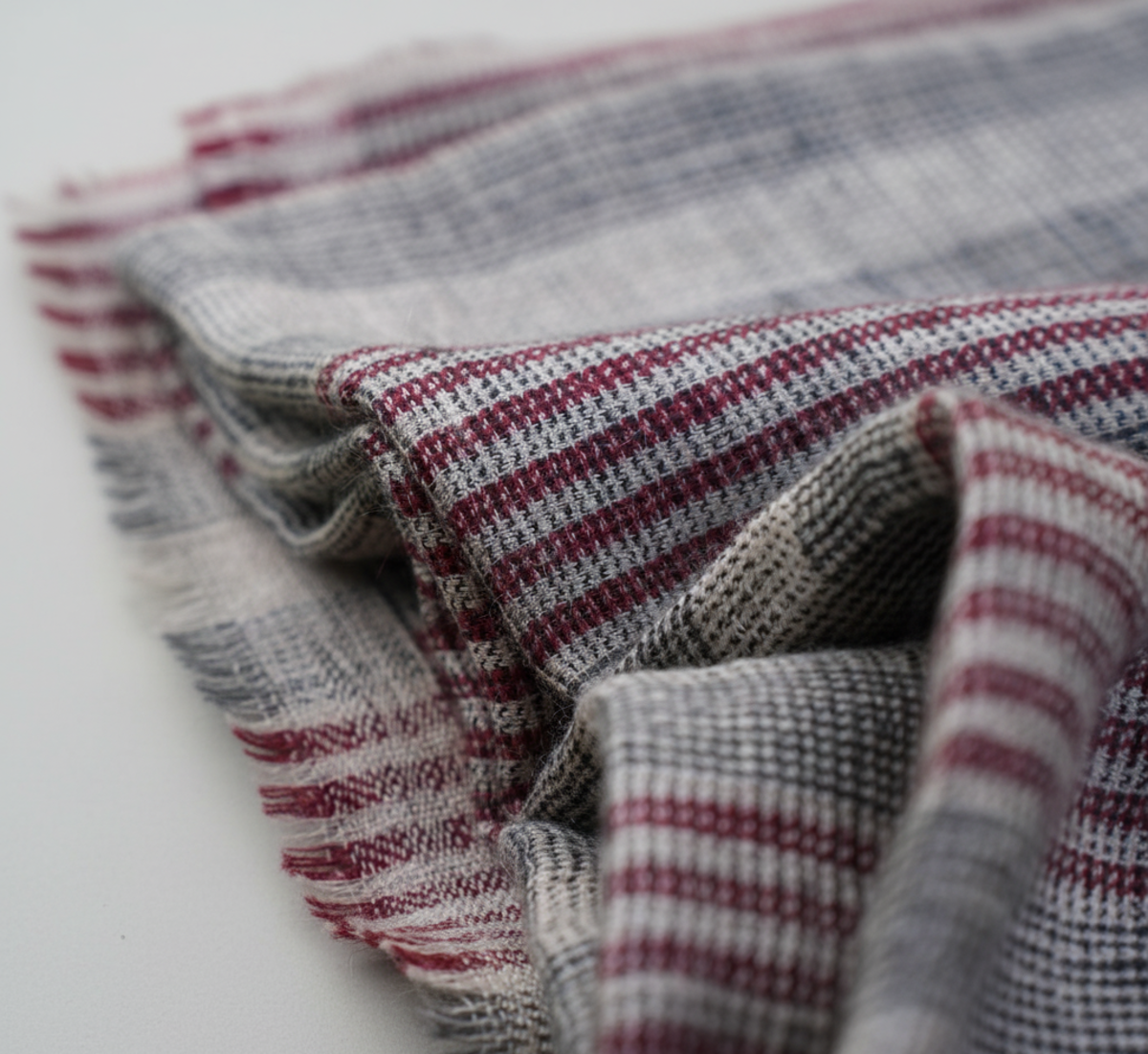 World of Crow Vineyard Weave Pashmina Shawl - Image 4 of 4