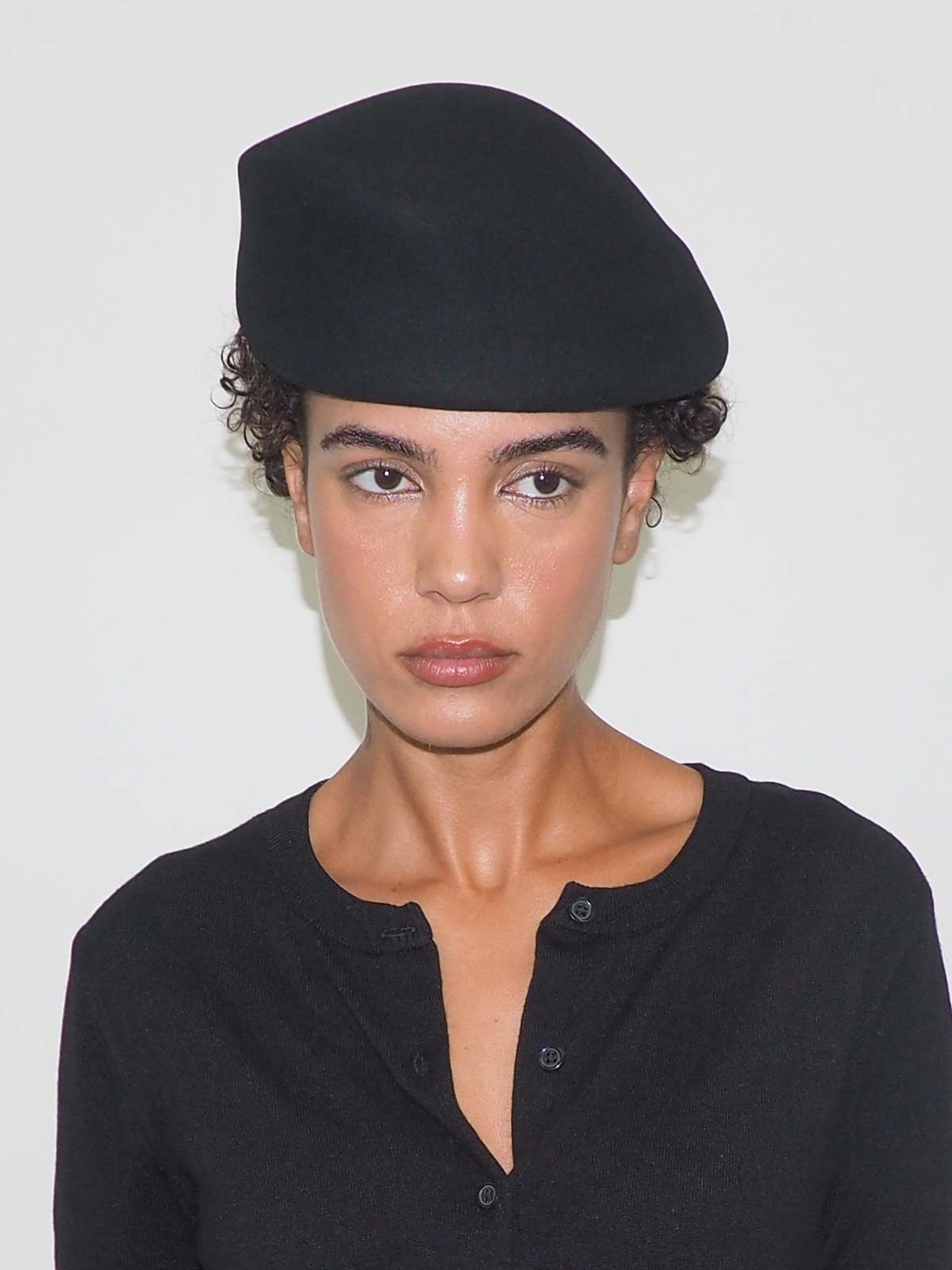 Clyde Sazy Beret - Black - Image 3 of 4