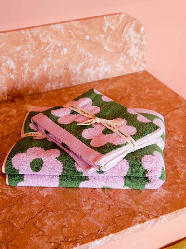 Mosey Me Flowerbed Bath Towel 