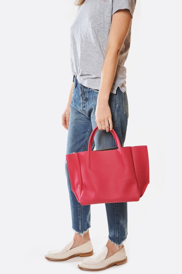 Ampersand as Apostrophe Bright Rose half tote Ampersand as Apostrophe Bright Rose half tote
