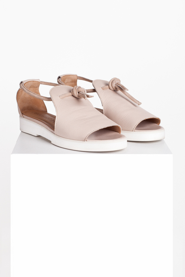 lee comfort sandals
