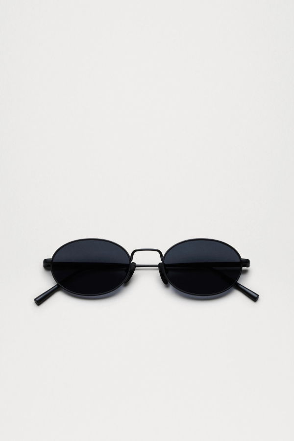 Bristol General Store Chimi Titan Oval Sunglasses - Matte Black