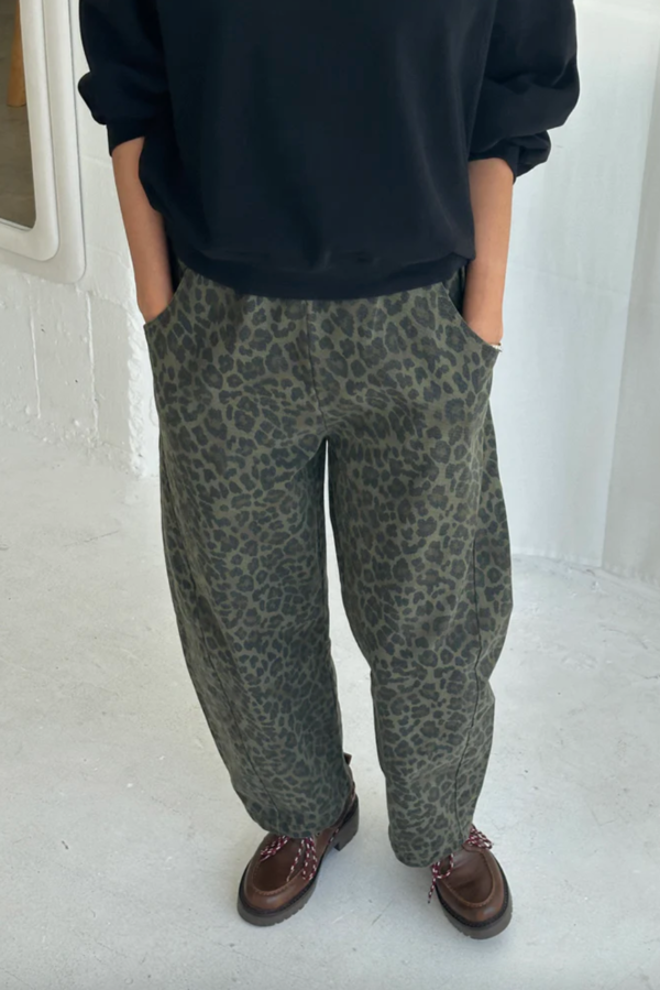 Le Bon Shoppe Arc Pants - Fern Leopard