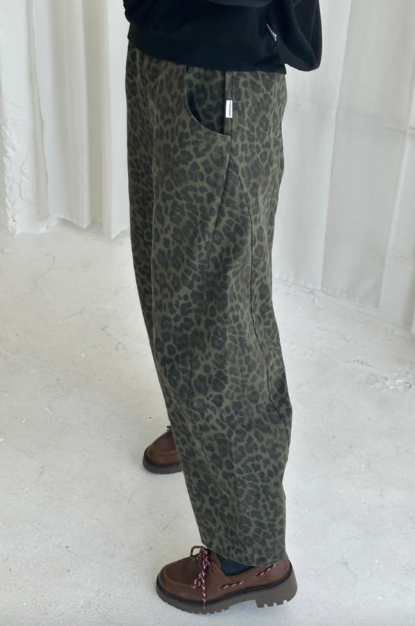 Le Bon Shoppe Arc Pants - Fern Leopard