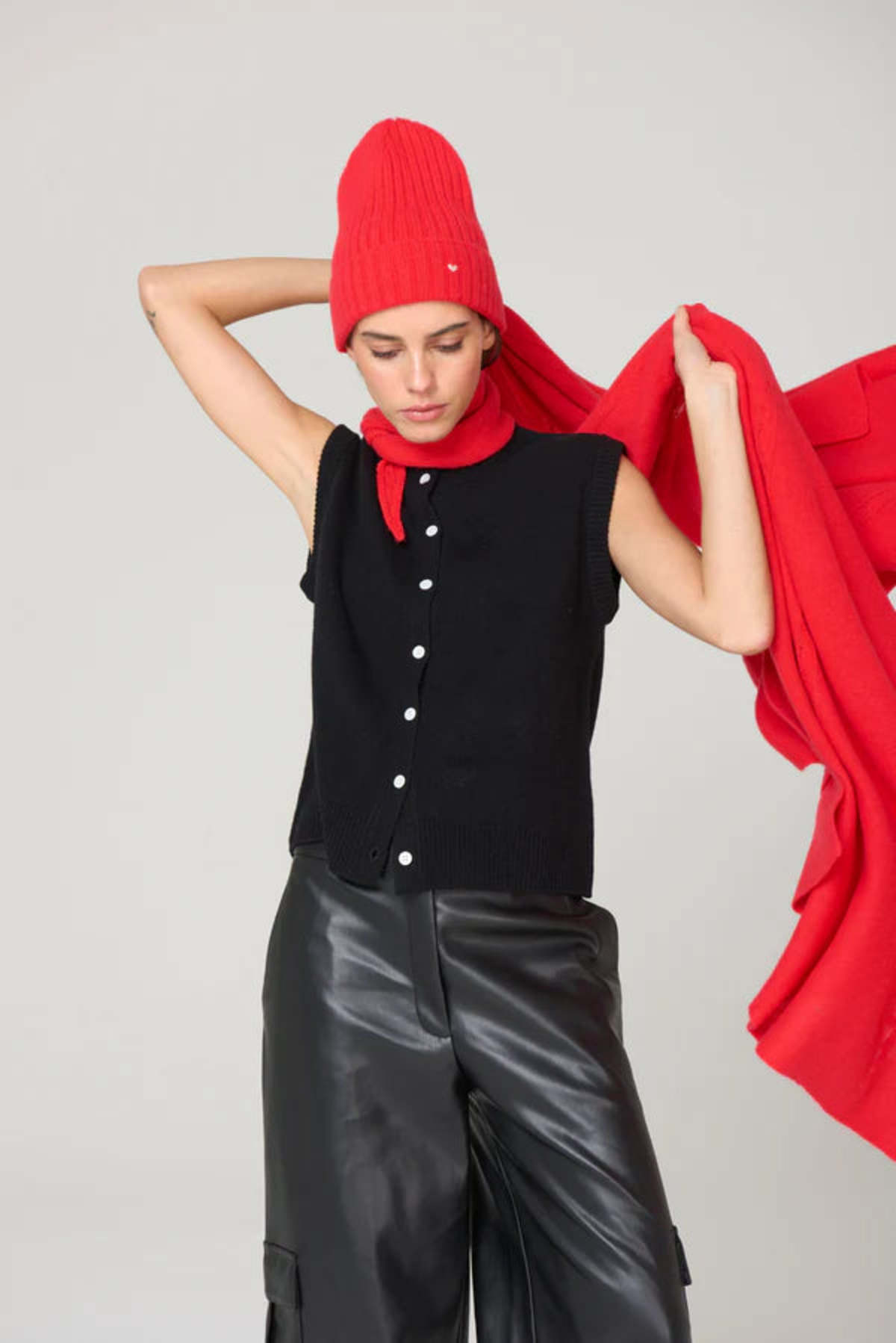 LǍOLAO STUDIOS The Button Vest - Image 4 of 4