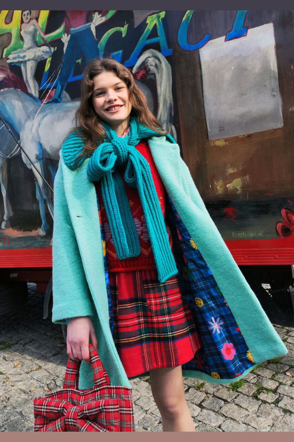 Dr. Bloom Cuello Collared Scarf - Turquoise