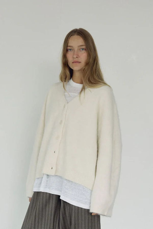 Bohème The V-Neck Cardi Cardigan - Milk