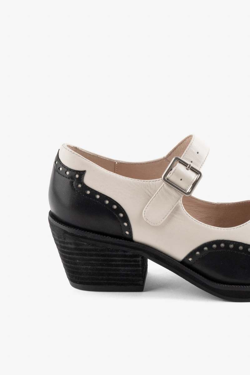 "INTENTIONALLY __________." Franklin Mary Jane