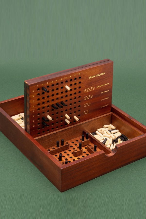 Suck UK Iron & Glory Direct Hit Board Game