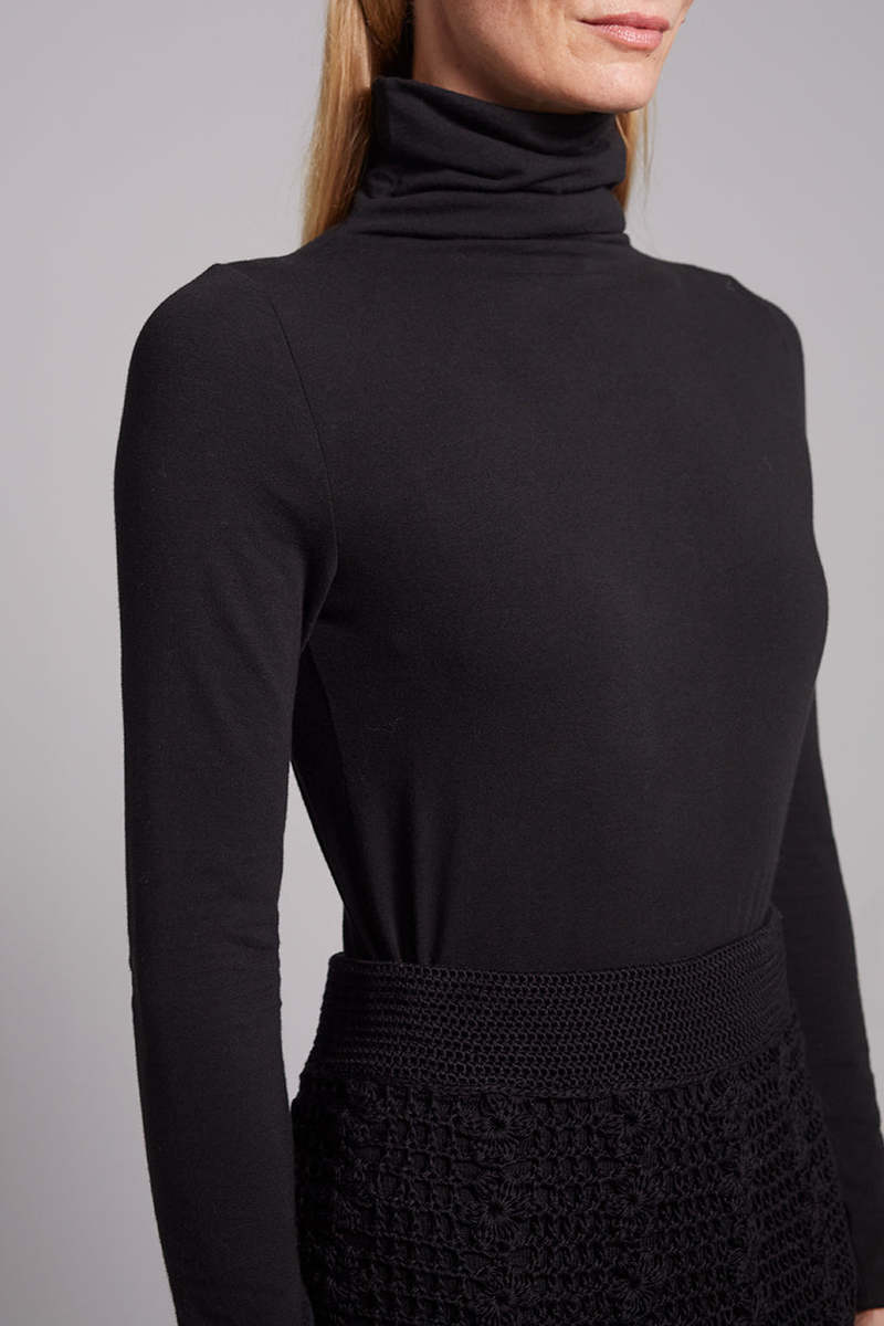 ELEVEN SIX Ana T-Neck Knit Top