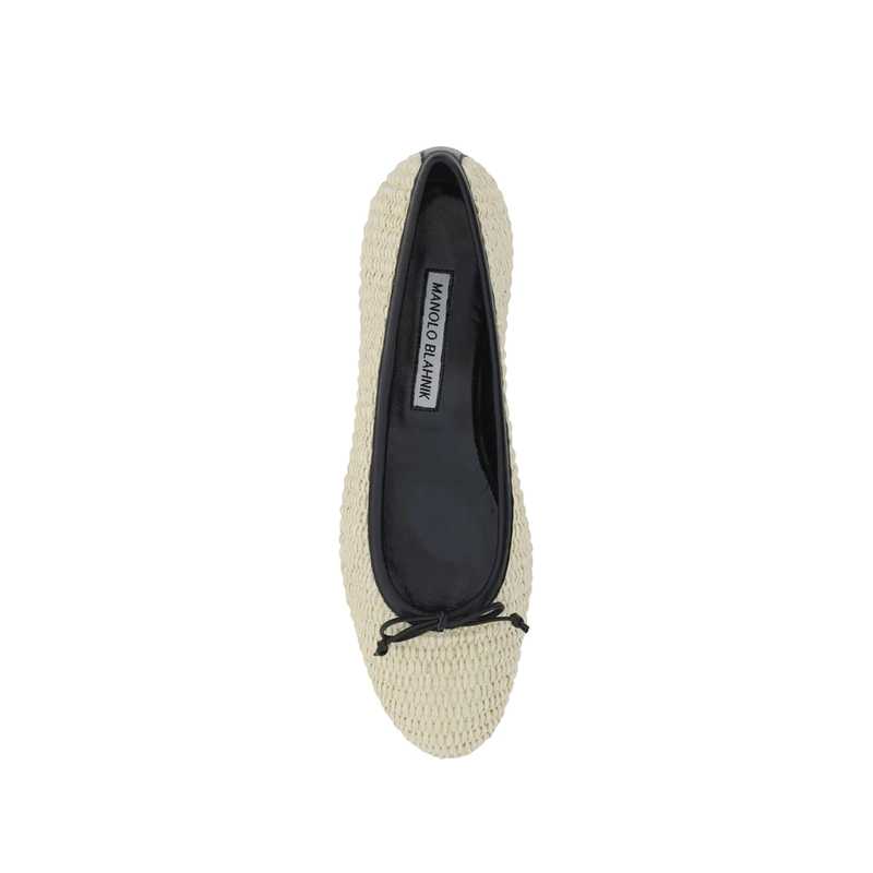 Manolo Blahnik Veralli 010 Ballerina Flats - Beige