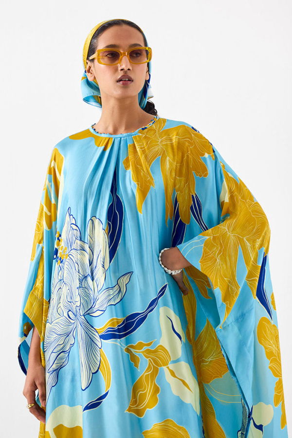 IKKIVI White Rose Kimono Set - Blue