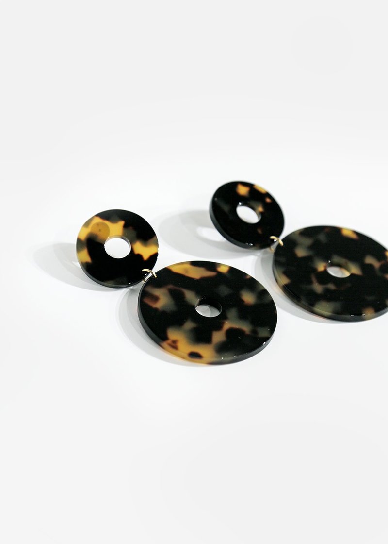 Tortoise Scabiosa Earrings