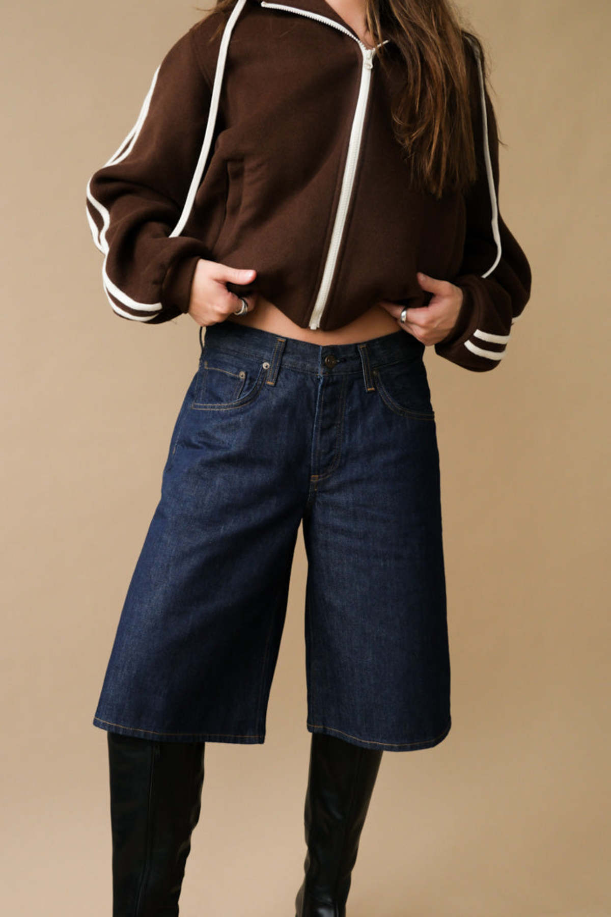 AGOLDE Baggy V-Short Shorts - Pure - Image 1 of 13