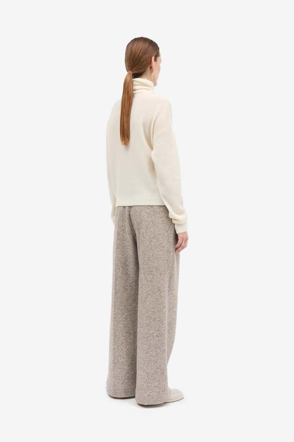 Mark Kenly Domino Tan Krystal Cashmere Sweater