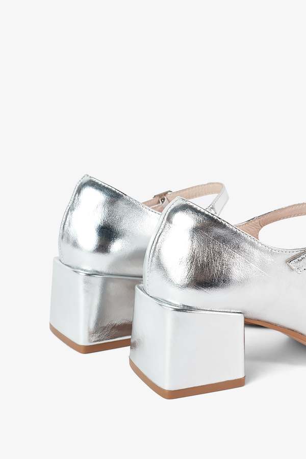 "INTENTIONALLY __________." Christopher Mary Jane - Multi