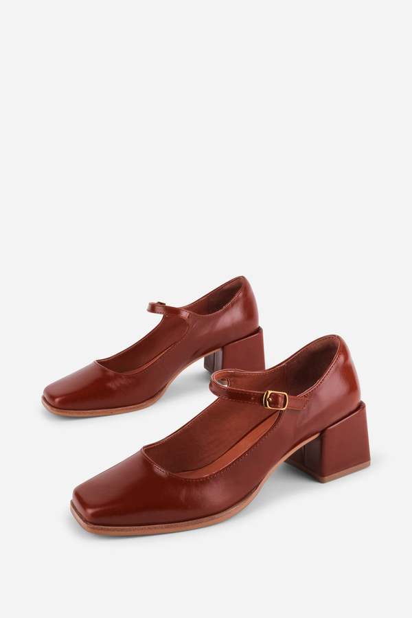 "INTENTIONALLY __________." Christopher Mary Jane - Multi