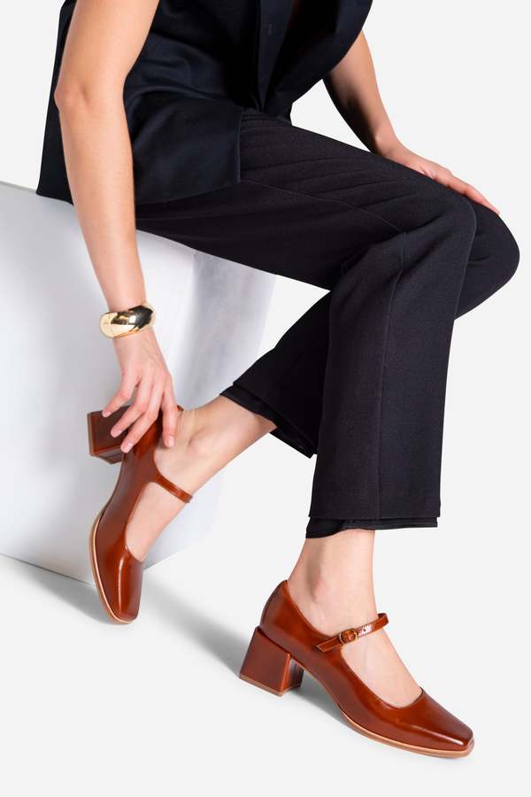 "INTENTIONALLY __________." Christopher Mary Jane - Multi