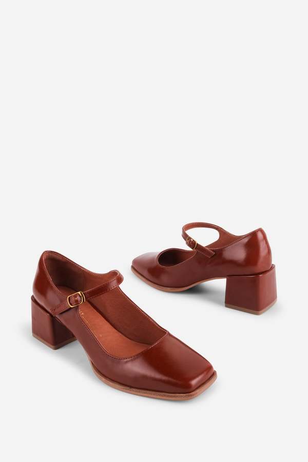 "INTENTIONALLY __________." Christopher Mary Jane - Multi