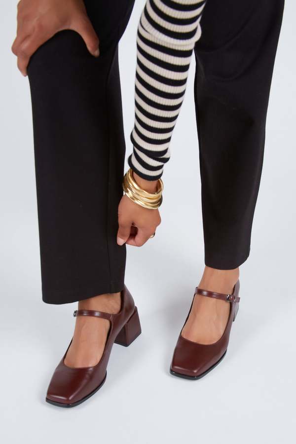 "INTENTIONALLY __________." Christopher Mary Jane - Multi