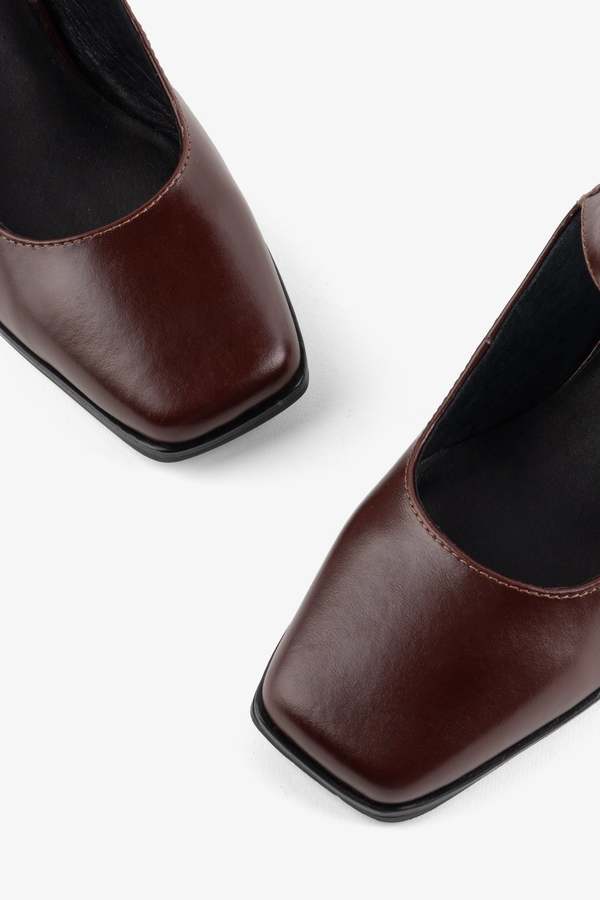 "INTENTIONALLY __________." Christopher Mary Jane - Multi