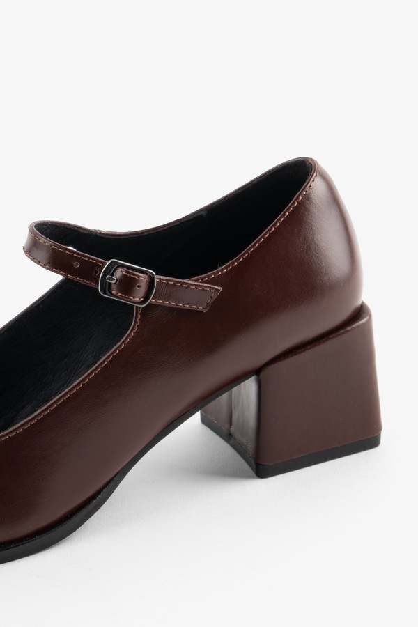 "INTENTIONALLY __________." Christopher Mary Jane - Multi