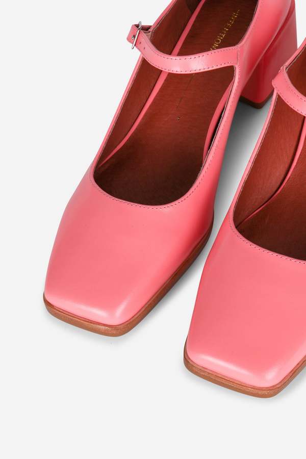 "INTENTIONALLY __________." Christopher Mary Jane - Multi