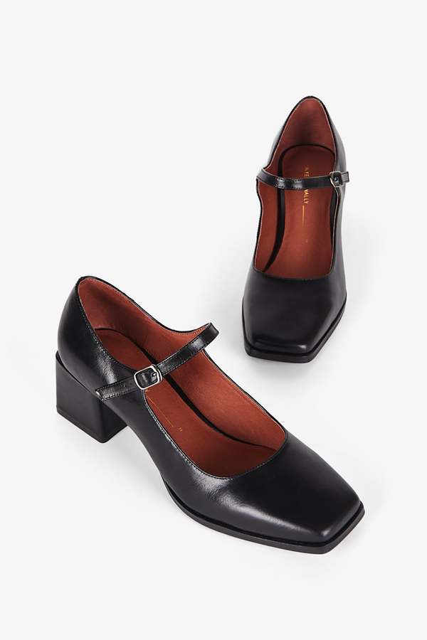 "INTENTIONALLY __________." Christopher Mary Jane - Multi