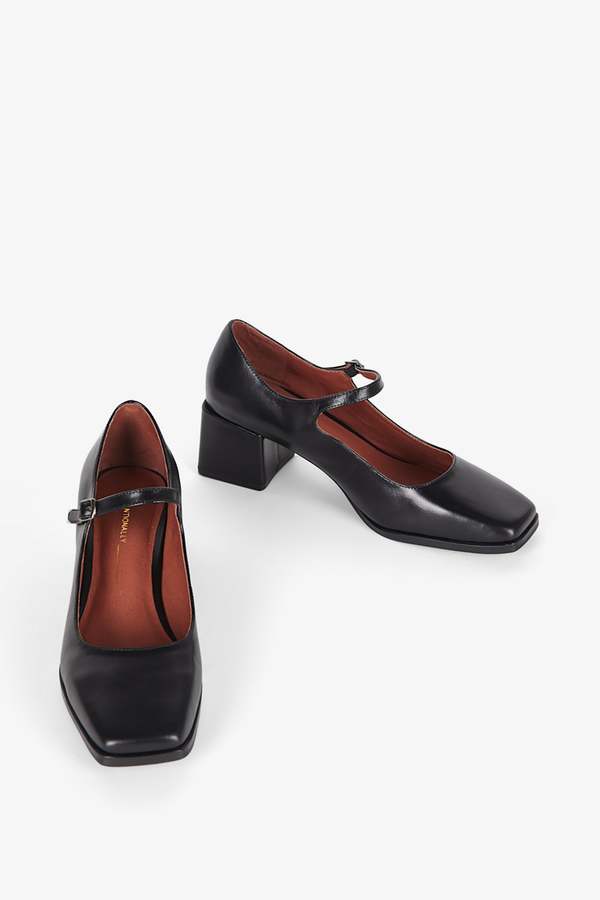 "INTENTIONALLY __________." Christopher Mary Jane - Multi