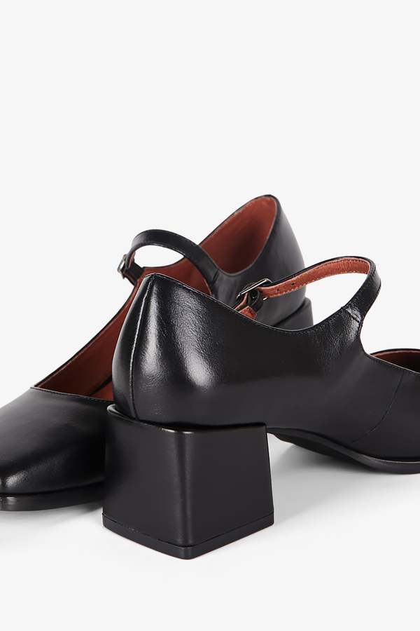 "INTENTIONALLY __________." Christopher Mary Jane - Multi