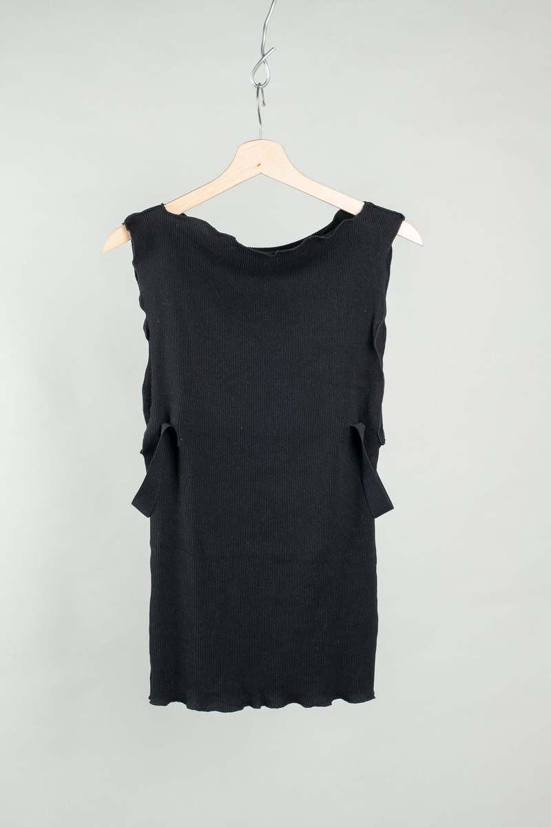Baserange Lud Top - Black