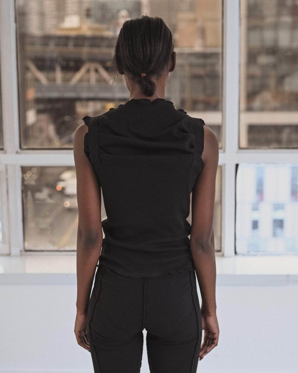 Baserange Lud Top - Black