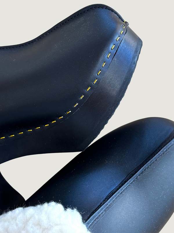 YOUYOU YGLOO Fur Vegetal Leather Clogs YOUYOU YGLOO Fur Vegetal Leather Clogs