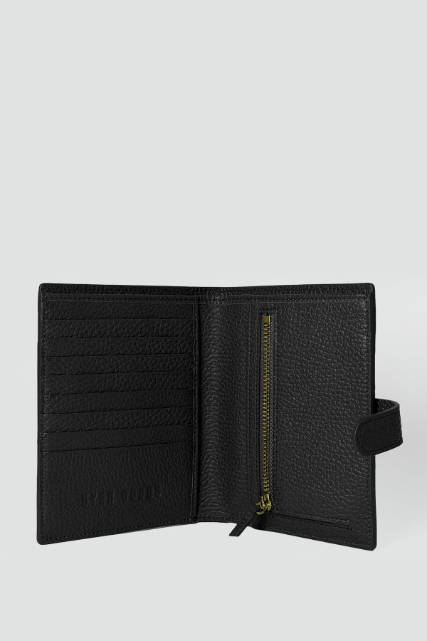 Hyer Goods Il Viaggio Leather Passport Wallet