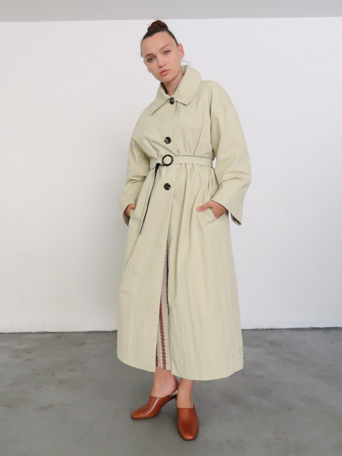 SAMUJII BUNKO COAT - SAND - Image 6 of 6