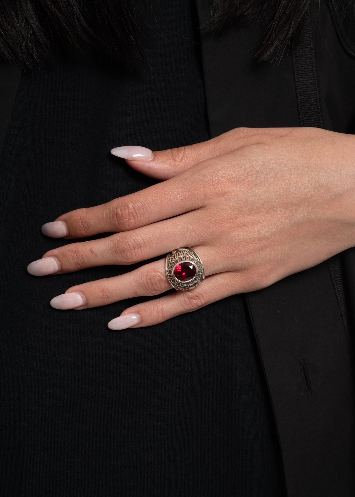 アクセサリー AMBUSH CLASS RING SILVER RED AMBUSH FW23 Class crystal-embellished Ring | Silver