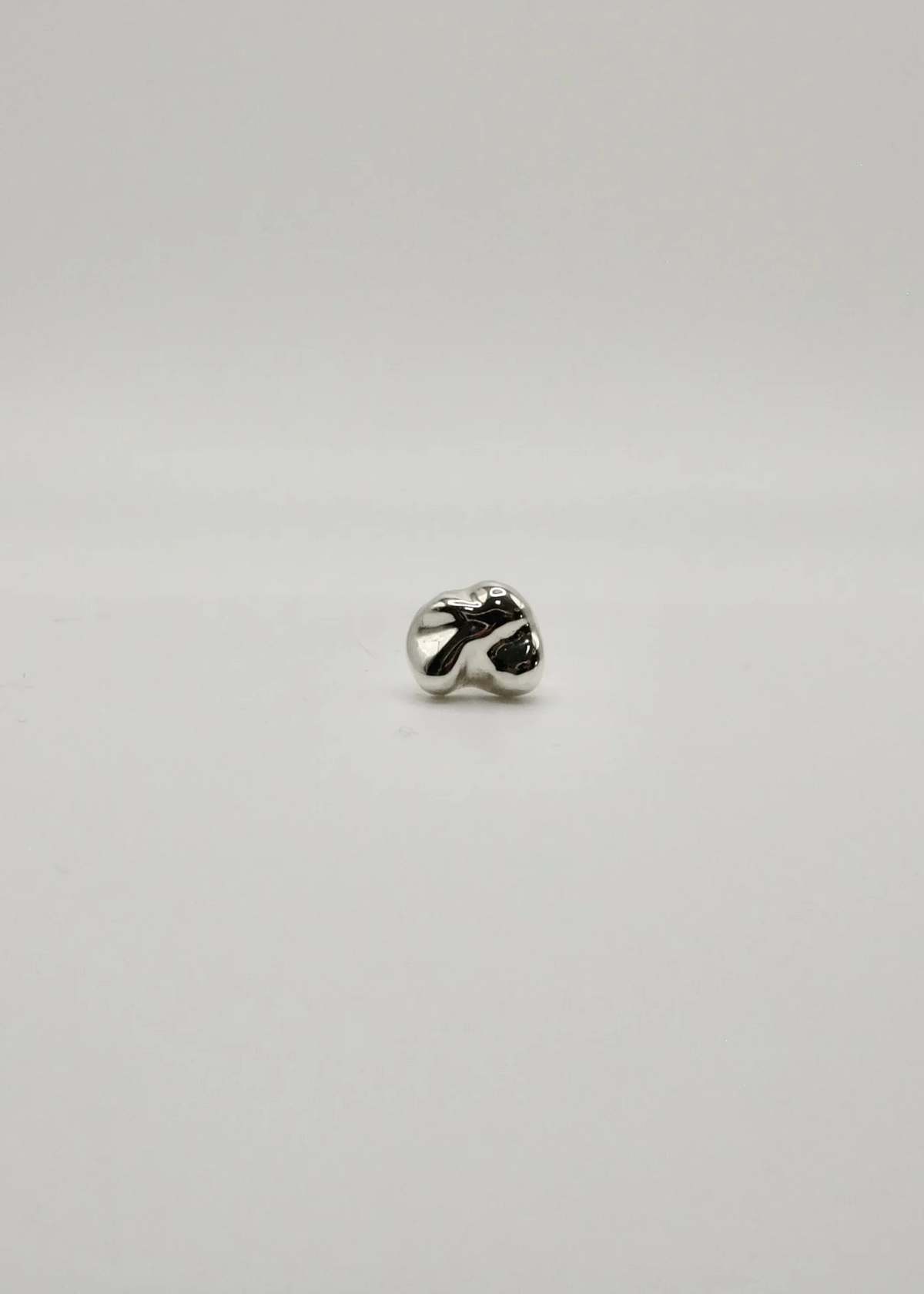 Séola atelier Omi Stud Earring - Image 3 of 5
