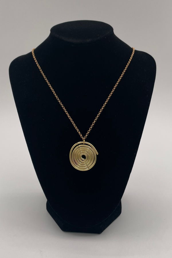 Meg Swirl Pendant Necklace