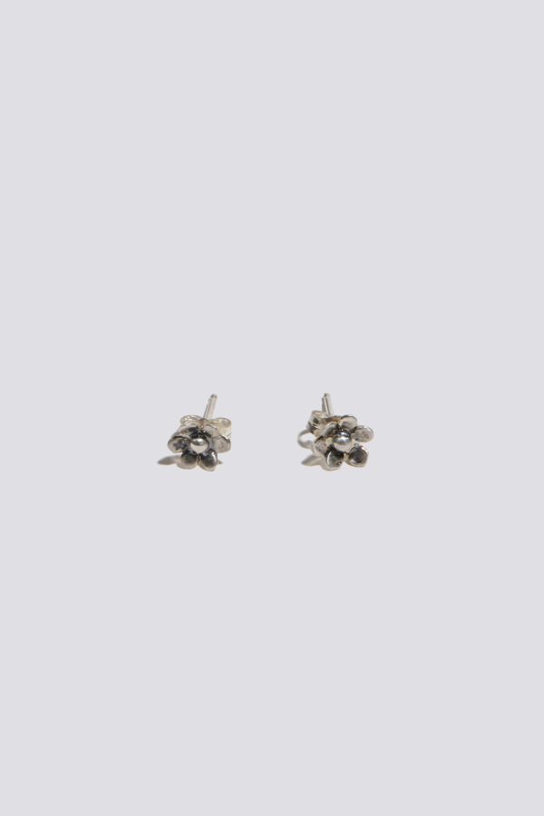 Mondo Mondo Mini Daisy Studs