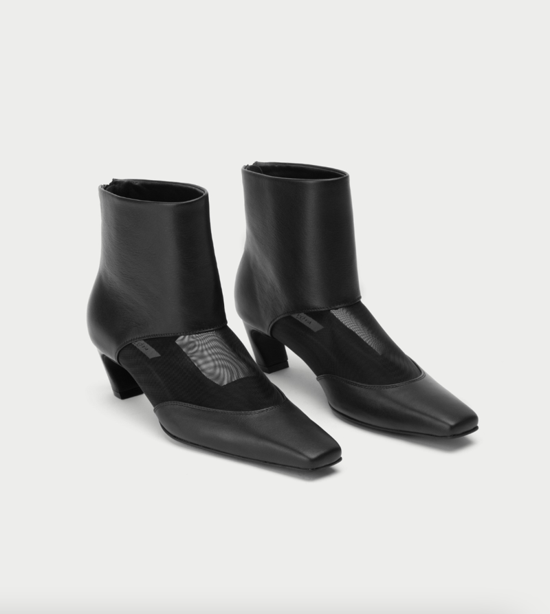 Hvoya Nude Boots Boots