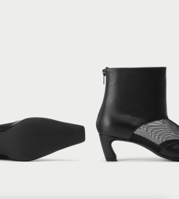 Hvoya Nude Boots Boots