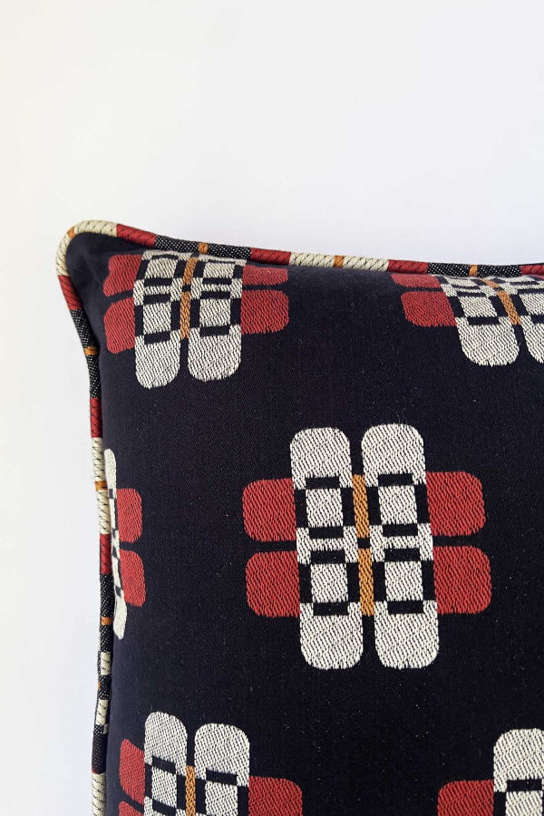 Ace & Jig Hug Piped Pillow - Lotus