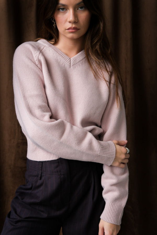 Dunst Soft Volume V-Neck Sweater - Soft Pink