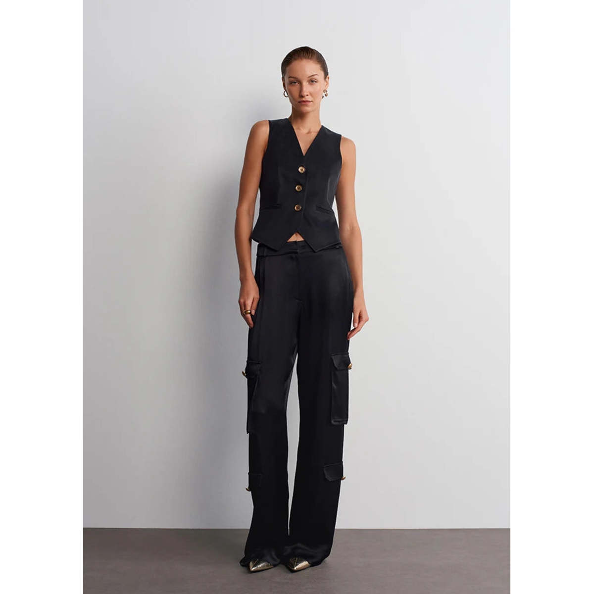 Acaria Studio Night Vest - Black - Image 2 of 4