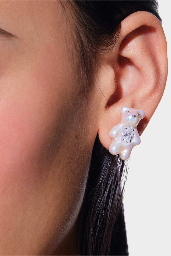 YVMIN Mini Pearlescent Bear Earrings