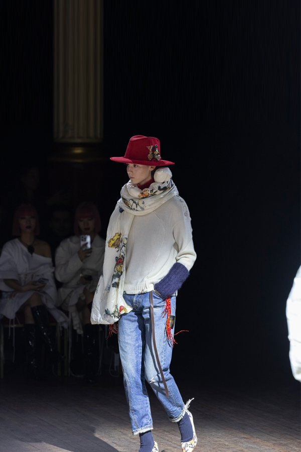 Undercover Padded All-Over Pattern Stole