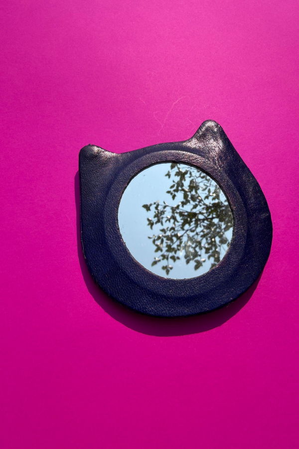 IKKIVI Elephant In The Room Hand Mirror - Blue